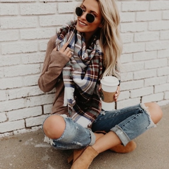 🌲 Fresh Pine Plush Oversized Plaid Blanket Scarf - Picture 3 of 6